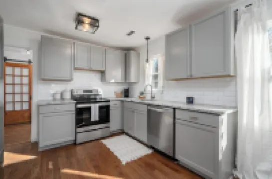 Charming 3BR 2BA Fully Renovated near DWNTN & MTSU