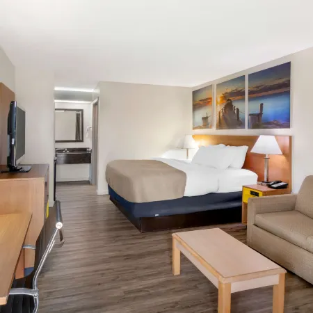 Quality Inn & Suites Decatur Priceville I-65