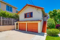 Fully Equipped Kitchen and Close to Scenic Beaches - Charming Getaway