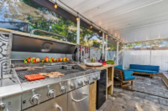 Heated Pool, Hot Tub and Game Room Fun - Stunning Retreat