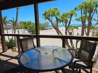 30 Seconds to Beach Path! Tiki Bar with Outdoor TV! Bikes, Kayaks, Sups & More!