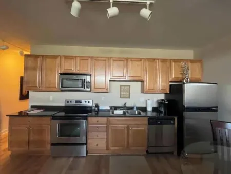 Top Floor Condo By the Water Отели рядом с достопримечательностью «Zoom Flume»