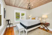 The Seaside Treasure *Sparkling Pool w Guesthouse*