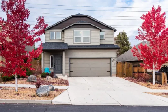 Charming Retreat with Hot Tub and Outdoor Dining - Inviting Mountain Haven