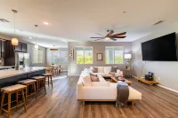 Sparkling Pool and Tiki Bar Oasis - Stunning Luxury Retreat