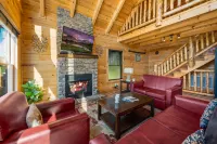 Hot Tub, Theater, Fire Pit and Pool Table - Gorgeous Mountain Retreat Hotels in Sevier County