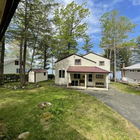 Jordan Bay Getaway Limit 8 Home