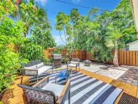 Art Loft: Wilton Manors Retreat Hotels near Cabo Blanco Restaurant Cypress