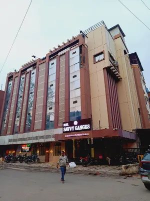 Hotel Savvy Ganges فنادق في Jurian Khas