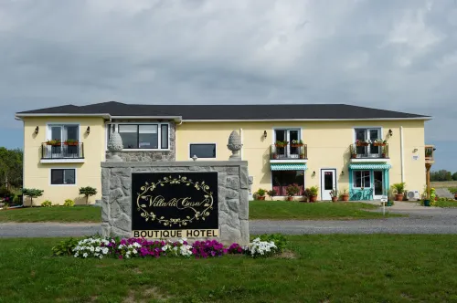 Villa di Casa - Boutique Hotel Hotels in Wellington Ontario