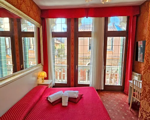 Messner Palace Venice Hotels near A Plus A Gallery