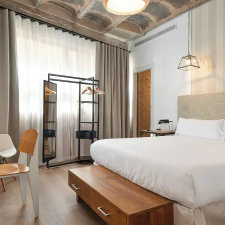 Brondo Architect Hotel Отели рядом с достопримечательностью «Торговый центр El Corte Ingles»