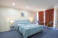 Alexander Motel Hotels in Warwick