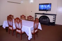 Royal Guest House Hotels in Helensvale