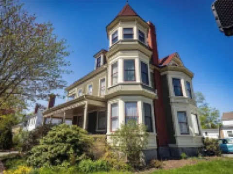 The Gregory House in Southern Maine close to many beaches & popular destinations 薩科酒店