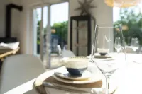 Marina I Dom Rodzinny - Basen ZEWNĘTRZNY, Kort Tenisowy, SIŁOWNIA, Plac Zabaw, Boisko - 365Pam Hotels in Ustronie Morskie
