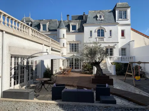 Villa Florian Hotels in Rosny-sous-Bois