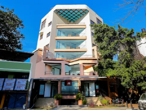 Treebo Time Square海濱大道