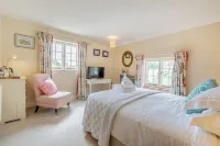Minnie - Tiger Inn Hotels in Восток Дин энд Фристон