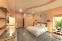Martina Hotel Surin Hotel dekat Wat Ban Samrong