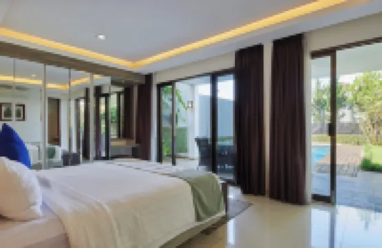 Breeze Blows City View Villa 4 Bedrooms and 1 Familly Bedroom with a Private Heated Swimming Pool