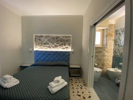 Cinquestelle Albergo del Centro Storico Отели в г. Палинуро