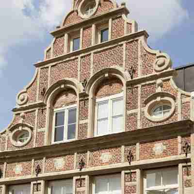 Hotel des Galeries Hotel Exterior
