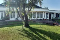 Vanda Villa Batu Hotel di Sidomulyo