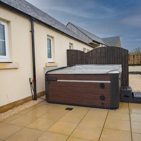 8 Person-Luxury-FamilyFriendly-PetFriendly-Hot Tub