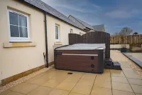 8 Person-Luxury-FamilyFriendly-PetFriendly-Hot Tub - WiFi