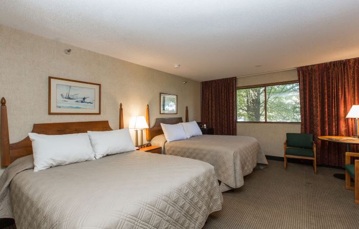 Commodores Inn