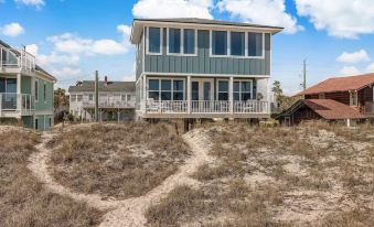 Magnificent Modern Beach House with Ocean View from All Rooms by RedAwning