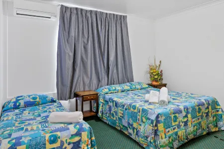 O'Shea's Royal Hotel Отели в г. Гундивинди