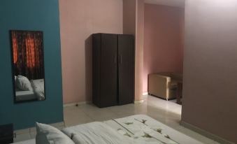 Tripoint Richmond Hotel