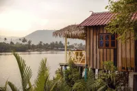 Green Mango Bungalows Hotels near Phnum Bokor National Park