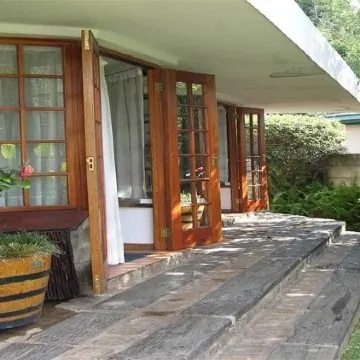 Cosy Den B&B Luxury Guest House Style