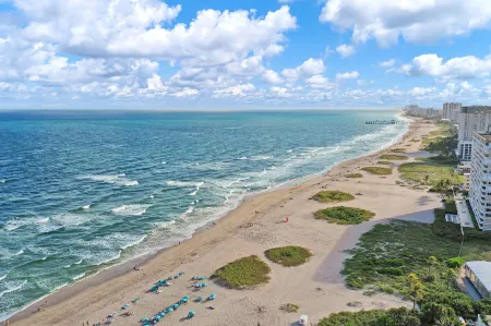 RA Suites by Designedvr Отели рядом с достопримечательностью «Laguna Bay Nursery Inc»