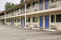 Motel 6 Tumwater, WA - Olympia - parking