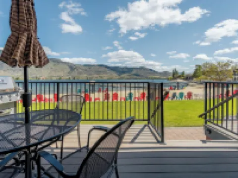 Safari Beach Resort Hoteles en Osoyoos