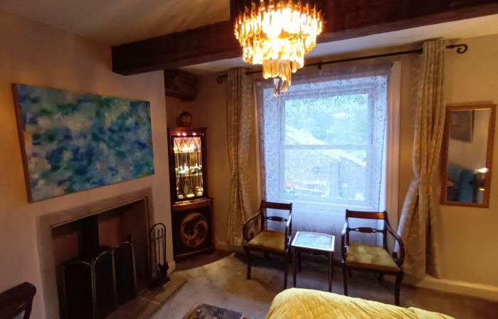 Hebden Bridge - House - Sleeps 8 - Pet Friendly
