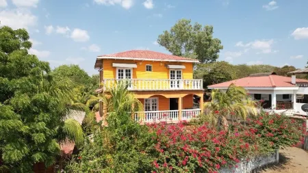 Hotel Villa Ordonez Отели в г. Почомиль Вьехо