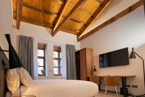 Prisma Suites - Homestays
