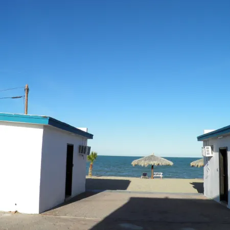 Seaside Hotel & Victor's RV Park