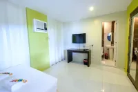 Anika Island Resort Hoteles cerca de Paradise Beach