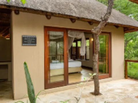 Raptors Lodge Hotels near Tshukudu Game Lodge