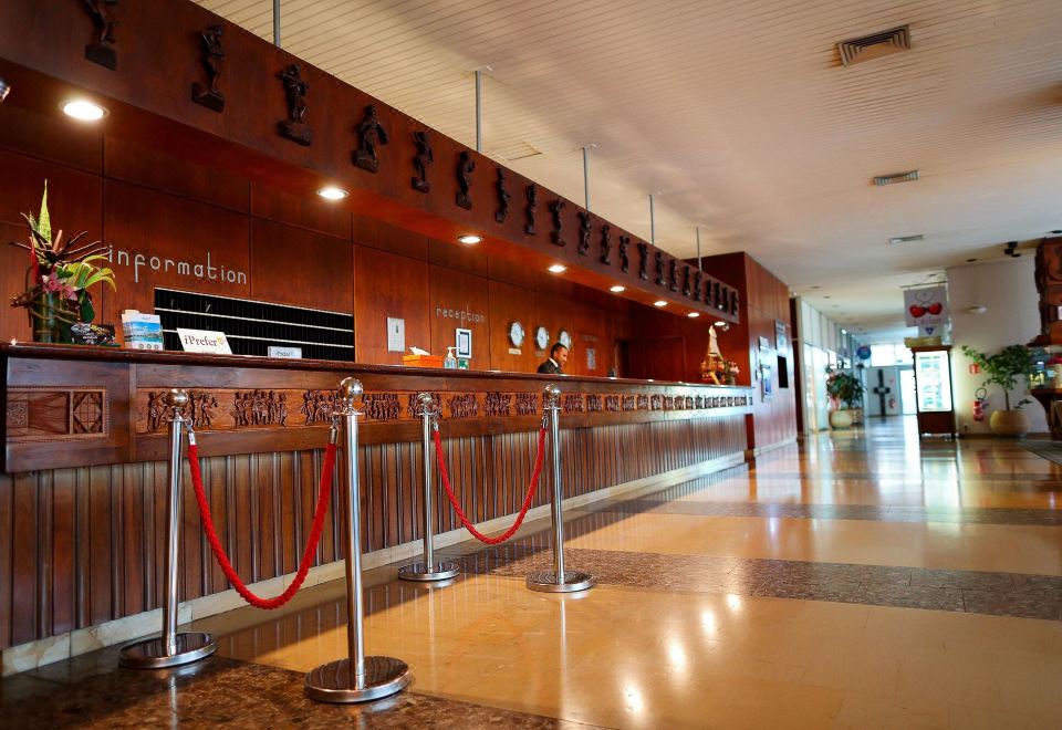 Madareem Crown Hotel Over view