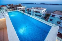 Crystal Holiday Residence - Swimmingpools