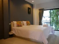Sabai @ Chumphae Hotel Hotel dekat Wat Pa Ban Kae