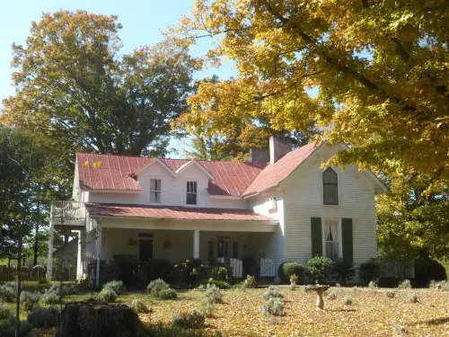 Mulberry Lavender Farm and B&B Hotels in Lynchburg