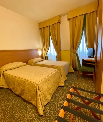 Hotel Kristall Các khách sạn ở Assago